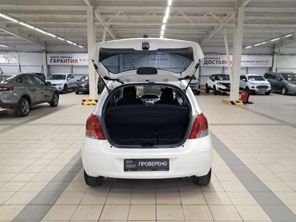 Toyota Yaris II с пробегом 2009 года, цена 375 000 рублей, 179498 км, хэтчбек, Автокод Объявления