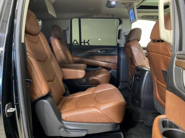Cadillac Escalade IV с пробегом 2016 года, цена 3 400 000 рублей, 128221 км, внедорожник, Автокод Объявления