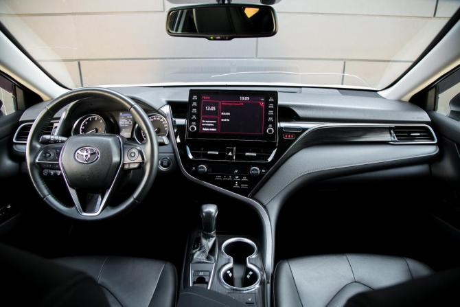Toyota Camry VIII (XV70) Рестайлинг с пробегом 2021 года, цена 2 990 000 рублей, 62000 км, седан, Автокод Объявления