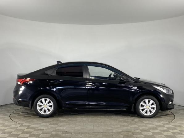 Hyundai Solaris II с пробегом 2018 года, цена 1 260 000 рублей, 131303 км, седан, Автокод Объявления