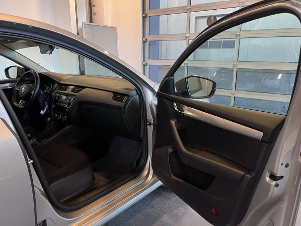 Skoda Octavia III (A7) Рестайлинг с пробегом 2018 года, цена 1 953 000 рублей, 83637 км, лифтбек, Автокод Объявления