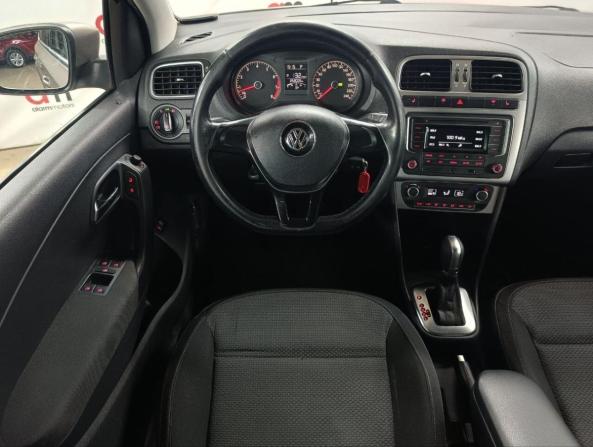 Volkswagen Polo V Рестайлинг с пробегом 2015 года, цена 799 000 рублей, 250000 км, седан, Автокод Объявления