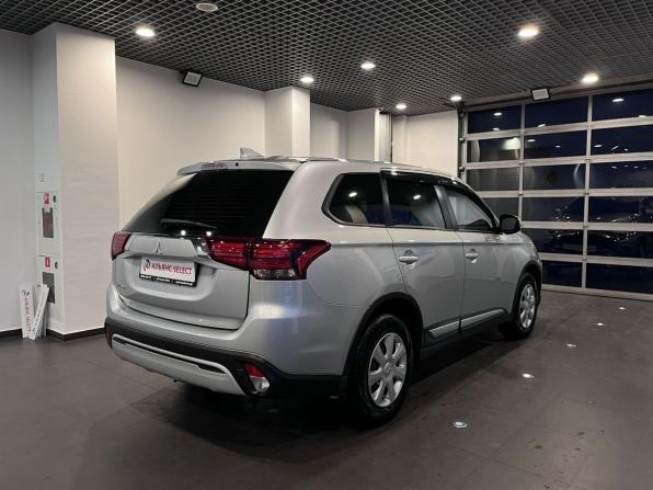 Mitsubishi Outlander III Рестайлинг 3 с пробегом 2021 года, цена 1 990 000 рублей, 114830 км, внедорожник, Автокод Объявления