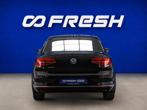 Volkswagen Passat B8 с пробегом 2018 года, цена 1 697 999 рублей, 170673 км, седан, Автокод Объявления
