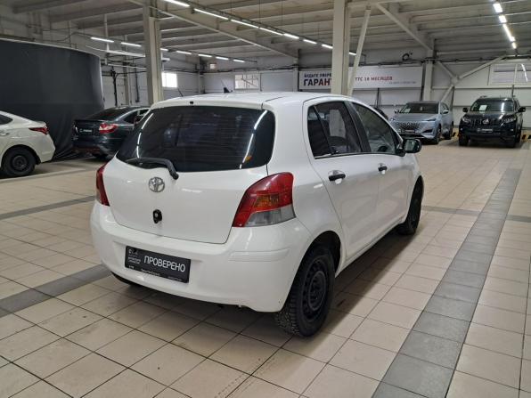 Toyota Yaris II с пробегом 2009 года, цена 375 000 рублей, 179498 км, хэтчбек, Автокод Объявления