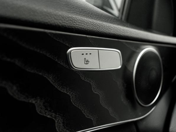 Mercedes-Benz C-Класс IV (W205) Рестайлинг с пробегом 2019 года, цена 3 040 000 рублей, 56852 км, седан, Автокод Объявления