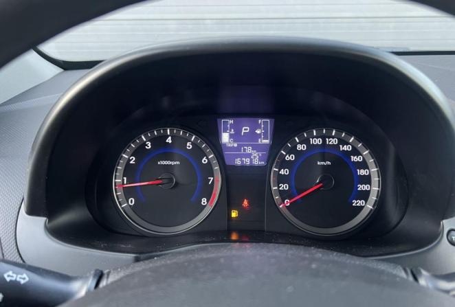Hyundai Solaris I Рестайлинг с пробегом 2015 года, цена 880 000 рублей, 167737 км, хэтчбек, Автокод Объявления