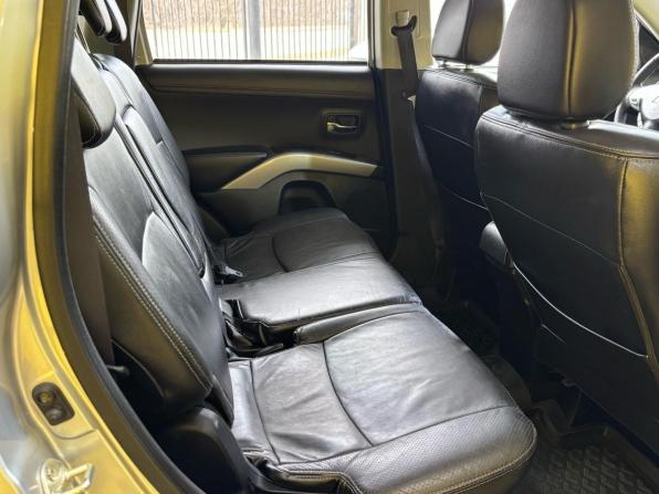 Mitsubishi Outlander II Рестайлинг с пробегом 2011 года, цена 1 049 000 рублей, 193000 км, внедорожник, Автокод Объявления