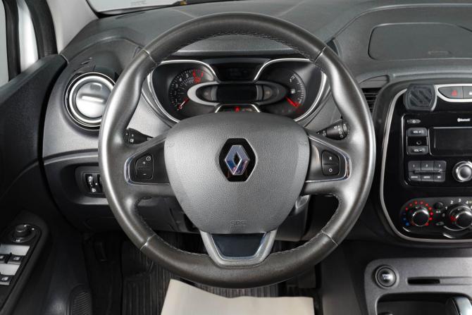 Renault Kaptur I с пробегом 2018 года, цена 1 379 000 рублей, 178300 км, внедорожник, Автокод Объявления