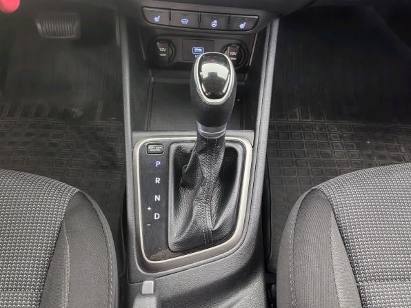 Hyundai Solaris II с пробегом 2019 года, цена 1 200 000 рублей, 131046 км, седан, Автокод Объявления