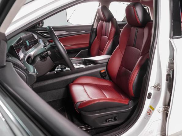 Changan Eado Plus с пробегом 2024 года, цена 1 669 000 рублей, 36770 км, седан, Автокод Объявления