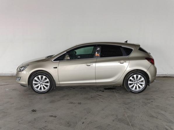 Opel Astra J с пробегом 2011 года, цена 599 000 рублей, 217000 км, хэтчбек, Автокод Объявления