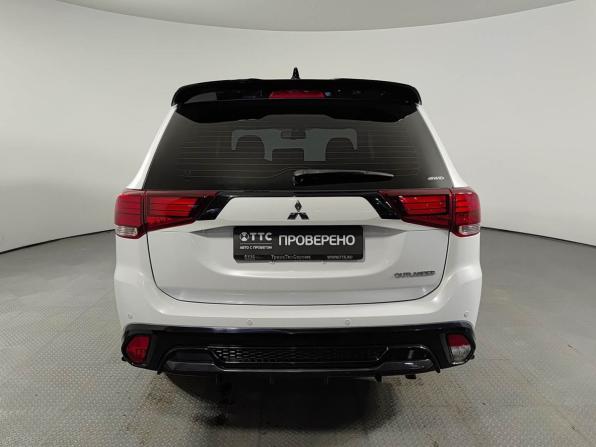 Mitsubishi Outlander III Рестайлинг 3 с пробегом 2022 года, цена 3 190 000 рублей, 37832 км, внедорожник, Автокод Объявления