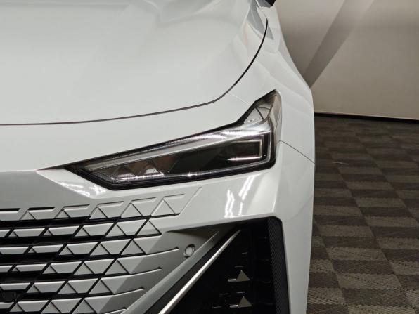 Changan UNI-V I с пробегом 2024 года, цена 2 900 000 рублей, 1267 км, лифтбек, Автокод Объявления