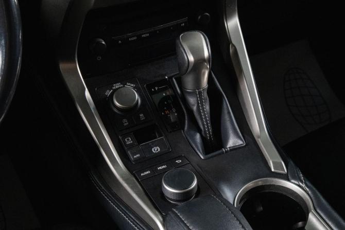 Lexus NX I с пробегом 2015 года, цена 2 379 000 рублей, 187000 км, внедорожник, Автокод Объявления