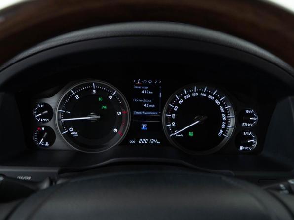 Toyota Land Cruiser 200 Series Рестайлинг 2 с пробегом 2017 года, цена 5 299 900 рублей, 220134 км, внедорожник, Автокод Объявления