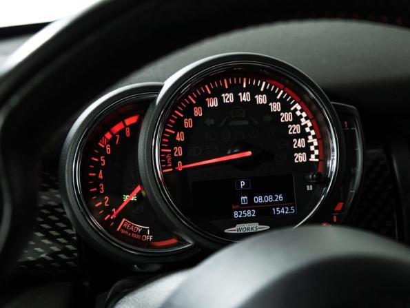 Mini Hatch III (F55/F56) Рестайлинг с пробегом 2019 года, цена 2 899 585 рублей, 82580 км, хэтчбек, Автокод Объявления