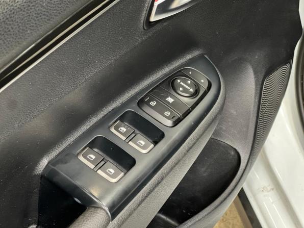Kia Rio IV с пробегом 2019 года, цена 1 550 000 рублей, 95000 км, хэтчбек, Автокод Объявления