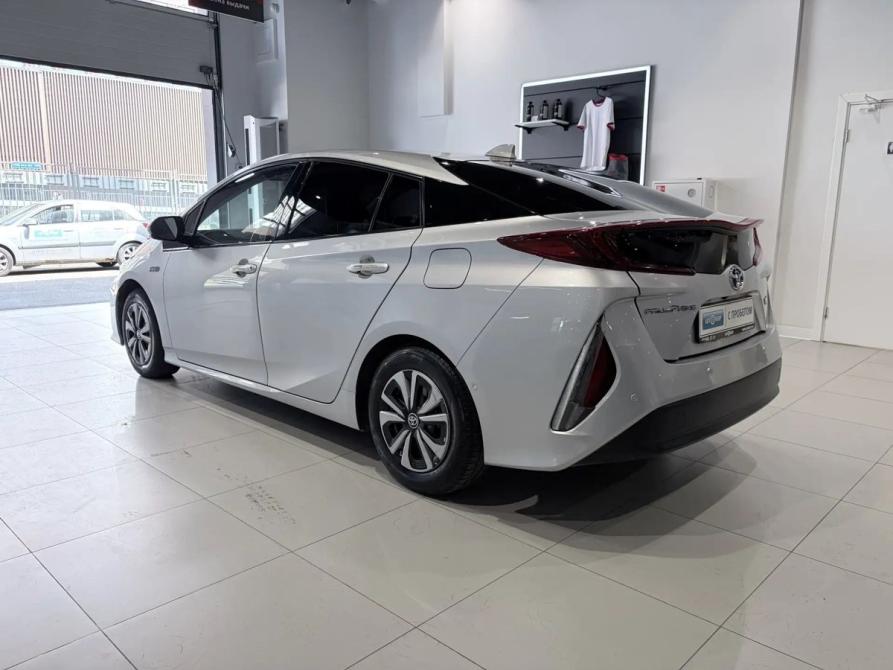 Toyota Prius IV (XW50) Москва  - изображение 6