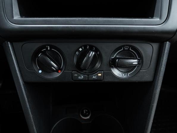 Volkswagen Polo V с пробегом 2013 года, цена 940 000 рублей, 164668 км, седан, Автокод Объявления