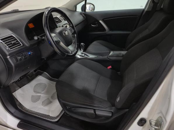 Toyota Avensis III Рестайлинг с пробегом 2012 года, цена 1 290 000 рублей, 198368 км, седан, Автокод Объявления