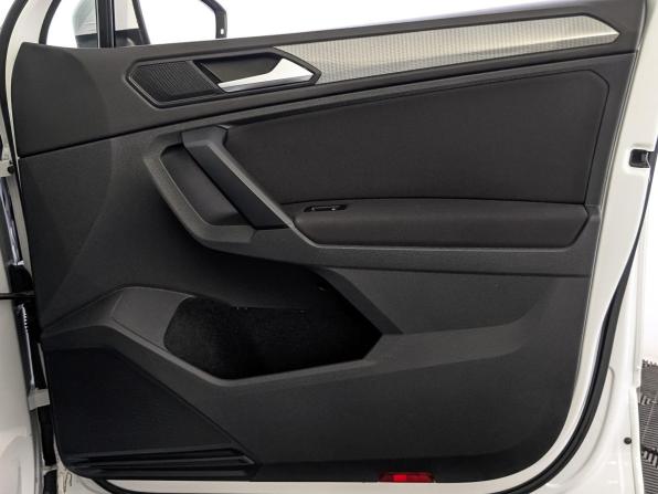 Volkswagen Tiguan II Рестайлинг с пробегом 2021 года, цена 2 500 000 рублей, 94988 км, внедорожник, Автокод Объявления