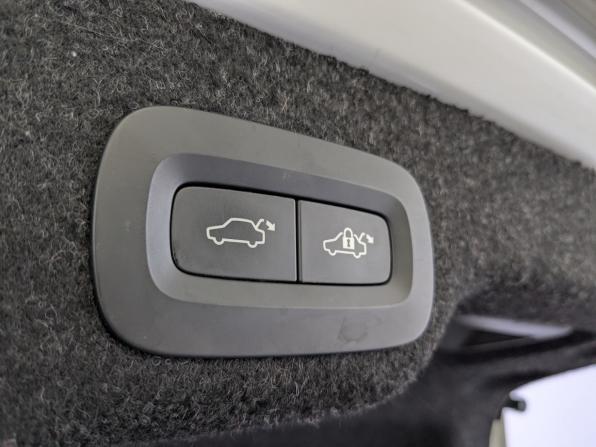 Volvo S90 II Рестайлинг с пробегом 2021 года, цена 3 695 000 рублей, 75437 км, седан, Автокод Объявления
