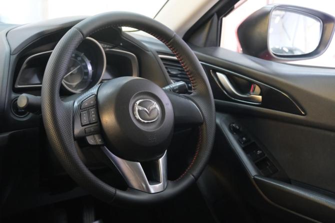 Mazda Axela III с пробегом 2014 года, цена 1 349 000 рублей, 96000 км, седан, Автокод Объявления