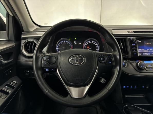 Toyota RAV4 IV (XA40) Рестайлинг с пробегом 2017 года, цена 2 699 000 рублей, 142211 км, внедорожник, Автокод Объявления