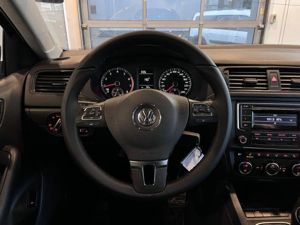 Volkswagen Jetta VI с пробегом 2014 года, цена 980 000 рублей, 107341 км, седан, Автокод Объявления