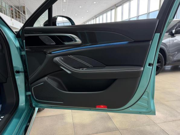 Hongqi H6 с пробегом 2025 года, цена 3 990 000 рублей, 727 км, хэтчбек, Автокод Объявления