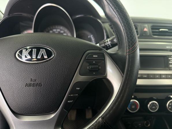 Kia Rio III Рестайлинг с пробегом 2016 года, цена 949 000 рублей, 123476 км, седан, Автокод Объявления