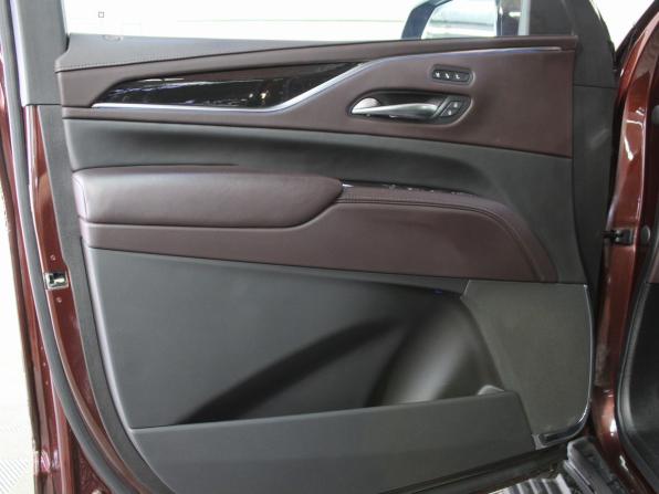Cadillac Escalade V с пробегом 2022 года, цена 10 690 000 рублей, 70101 км, внедорожник, Автокод Объявления
