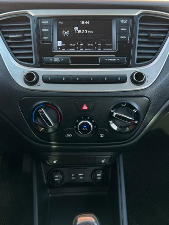 Hyundai Solaris II с пробегом 2018 года, цена 1 190 000 рублей, 102102 км, седан, Автокод Объявления