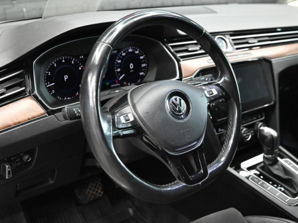 Volkswagen Passat B8 с пробегом 2018 года, цена 1 825 000 рублей, 211417 км, седан, Автокод Объявления