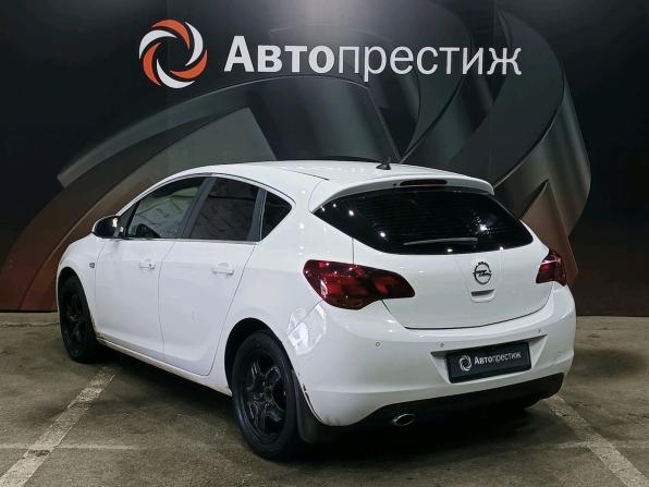 Opel Astra J с пробегом 2010 года, цена 550 000 рублей, 220000 км, универсал, Автокод Объявления