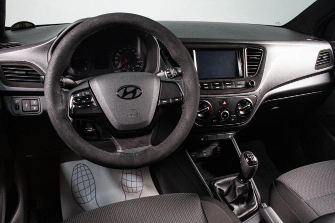 Hyundai Solaris II с пробегом 2019 года, цена 1 349 000 рублей, 201000 км, седан, Автокод Объявления
