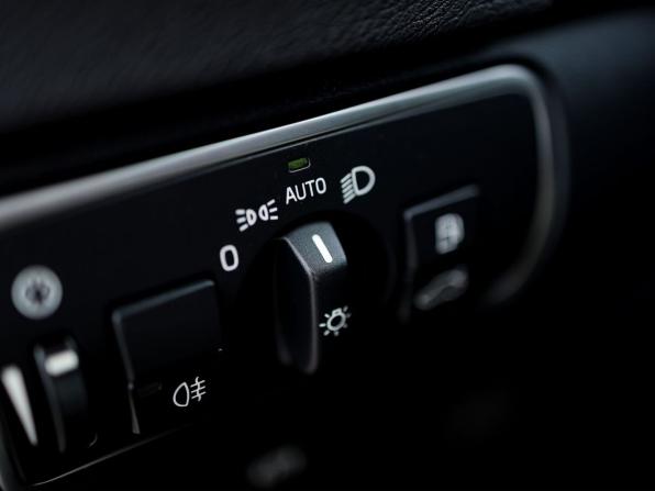 Volvo S60 II Рестайлинг с пробегом 2015 года, цена 1 559 000 рублей, 173380 км, седан, Автокод Объявления