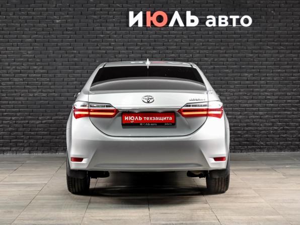 Toyota Corolla XI (E160 E170 E180) Рестайлинг 1 с пробегом 2018 года, цена 1 690 000 рублей, 162779 км, седан, Автокод Объявления