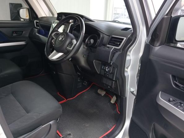 Toyota Roomy I с пробегом 2017 года, цена 997 000 рублей, 32115 км, микровэн, Автокод Объявления