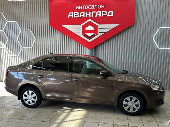 Skoda Rapid I Рестайлинг с пробегом 2018 года, цена 1 300 000 рублей, 62300 км, лифтбек, Автокод Объявления