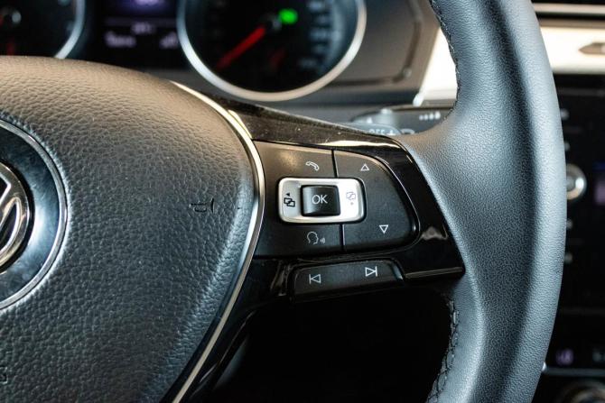 Volkswagen Passat B8 с пробегом 2017 года, цена 1 479 000 рублей, 168014 км, седан, Автокод Объявления