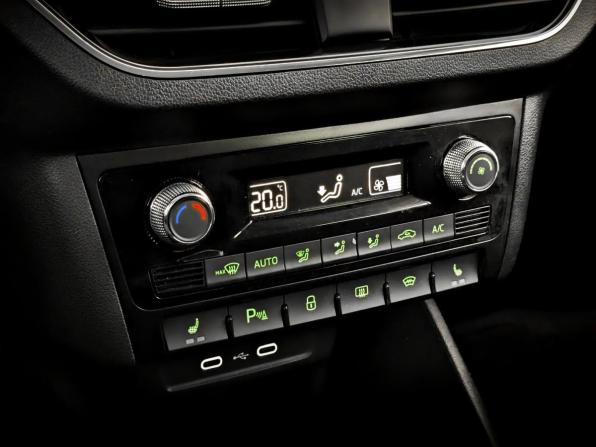 Skoda Rapid II с пробегом 2022 года, цена 1 975 000 рублей, 30634 км, лифтбек, Автокод Объявления