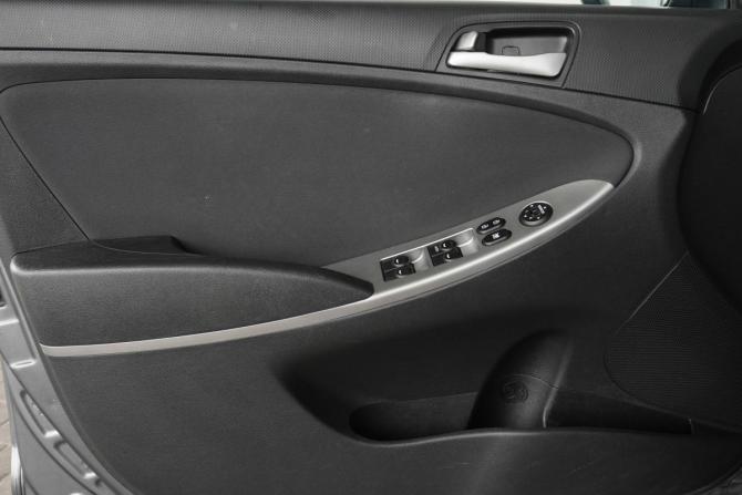 Hyundai Solaris I Рестайлинг с пробегом 2016 года, цена 1 049 000 рублей, 112937 км, седан, Автокод Объявления