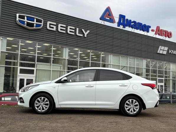 Hyundai Solaris II с пробегом 2017 года, цена 890 000 рублей, 144676 км, седан, Автокод Объявления