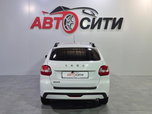 Lada (ВАЗ) Granta I Рестайлинг с пробегом 2023 года, цена 875 000 рублей, 29400 км, лифтбек, Автокод Объявления