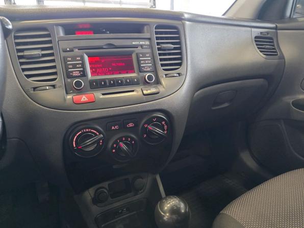 Kia Rio II Рестайлинг с пробегом 2010 года, цена 416 000 рублей, 243325 км, хэтчбек, Автокод Объявления