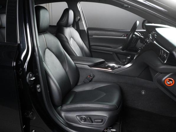 Toyota Camry VIII (XV70) с пробегом 2019 года, цена 3 599 000 рублей, 98532 км, седан, Автокод Объявления