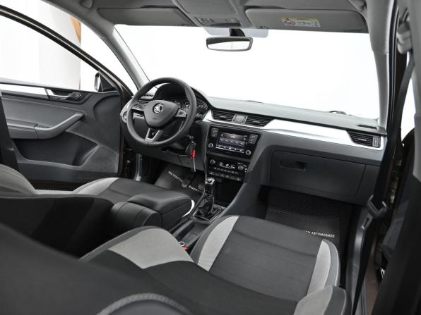 Skoda Rapid I Рестайлинг с пробегом 2018 года, цена 949 000 рублей, 95000 км, лифтбек, Автокод Объявления