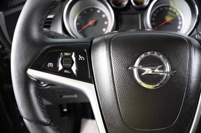 Opel Astra J с пробегом 2011 года, цена 719 000 рублей, 294563 км, хэтчбек, Автокод Объявления